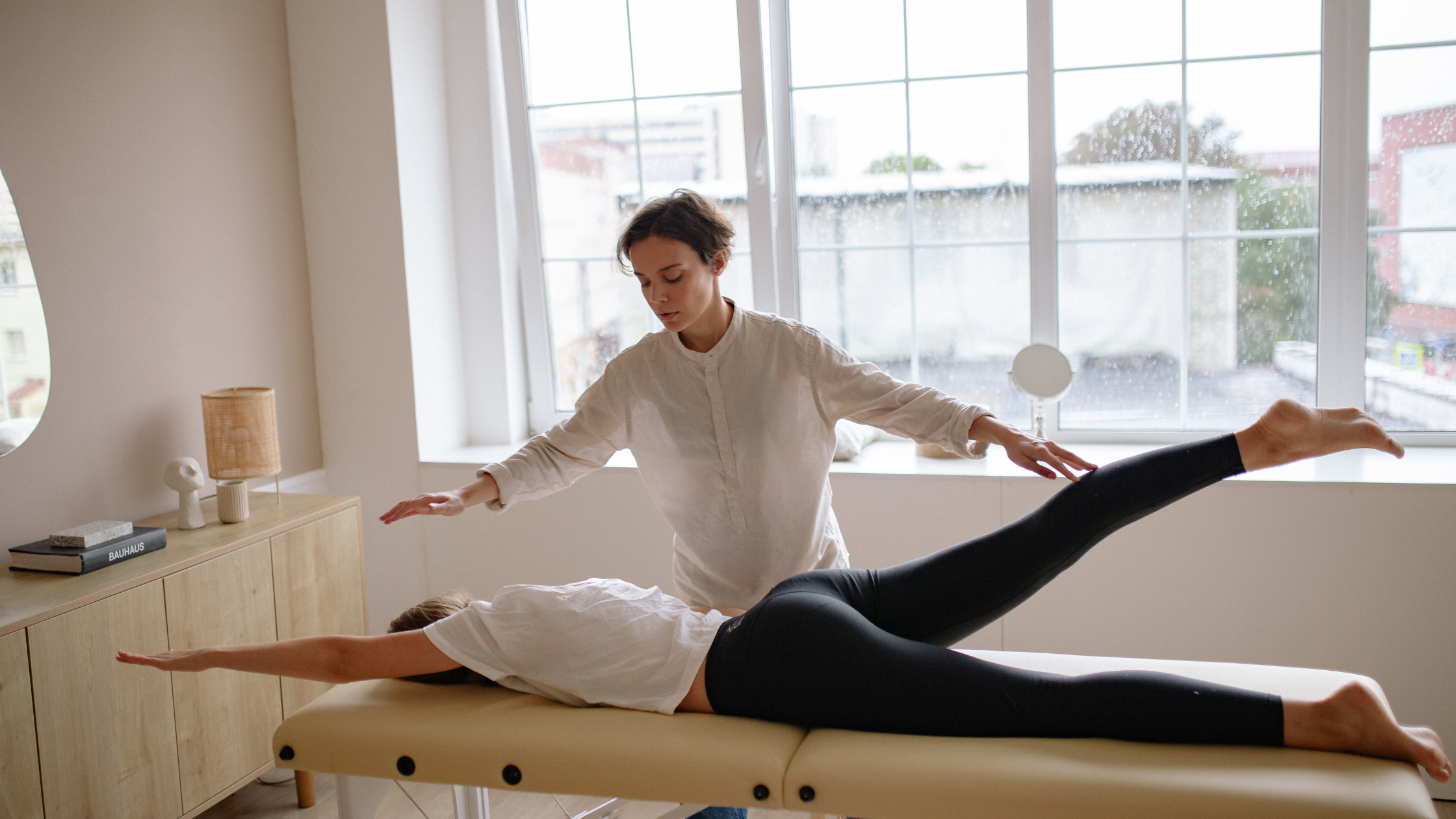 Supervised lower-body strengthening exercise during physiotherapy session